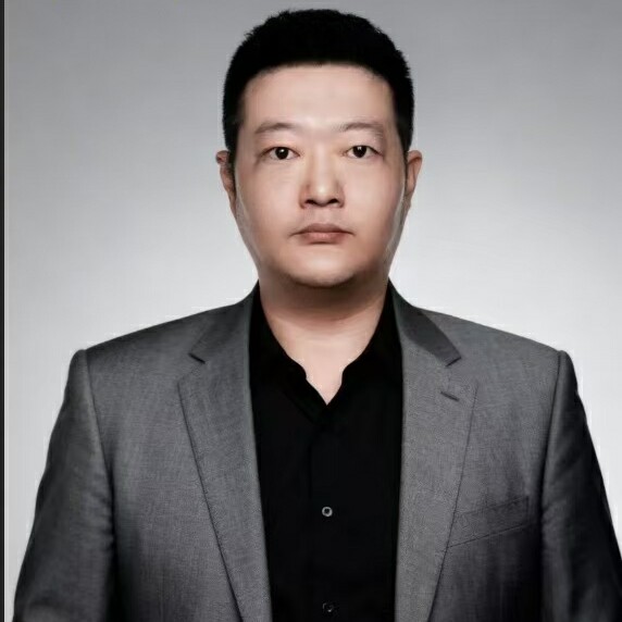 <strong>董晨</strong>